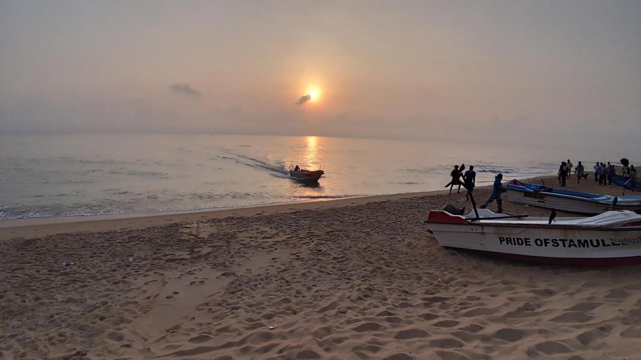 Kunam Beach Rest Inn باتيكالوا المظهر الخارجي الصورة