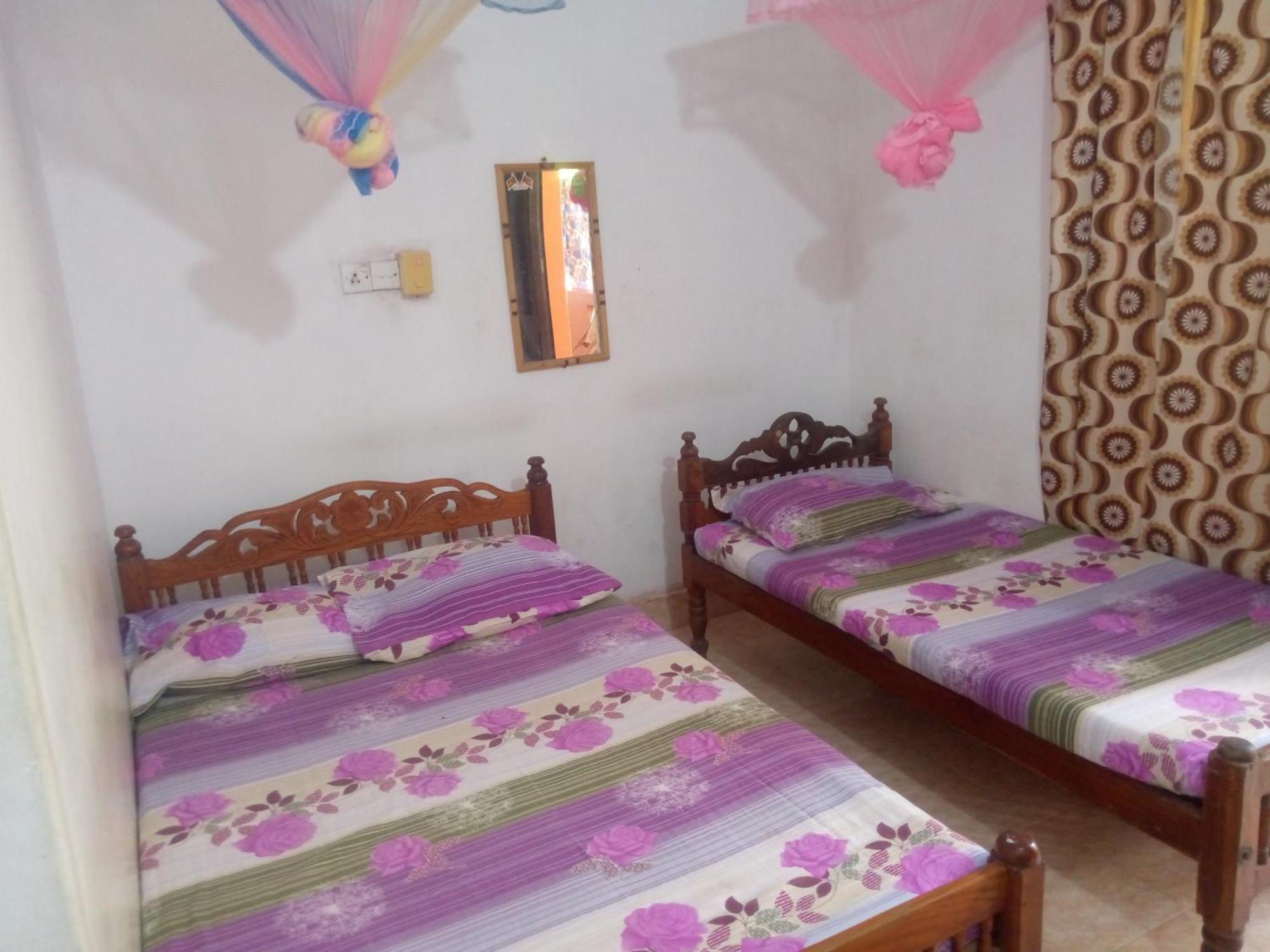 Kunam Beach Rest Inn باتيكالوا المظهر الخارجي الصورة