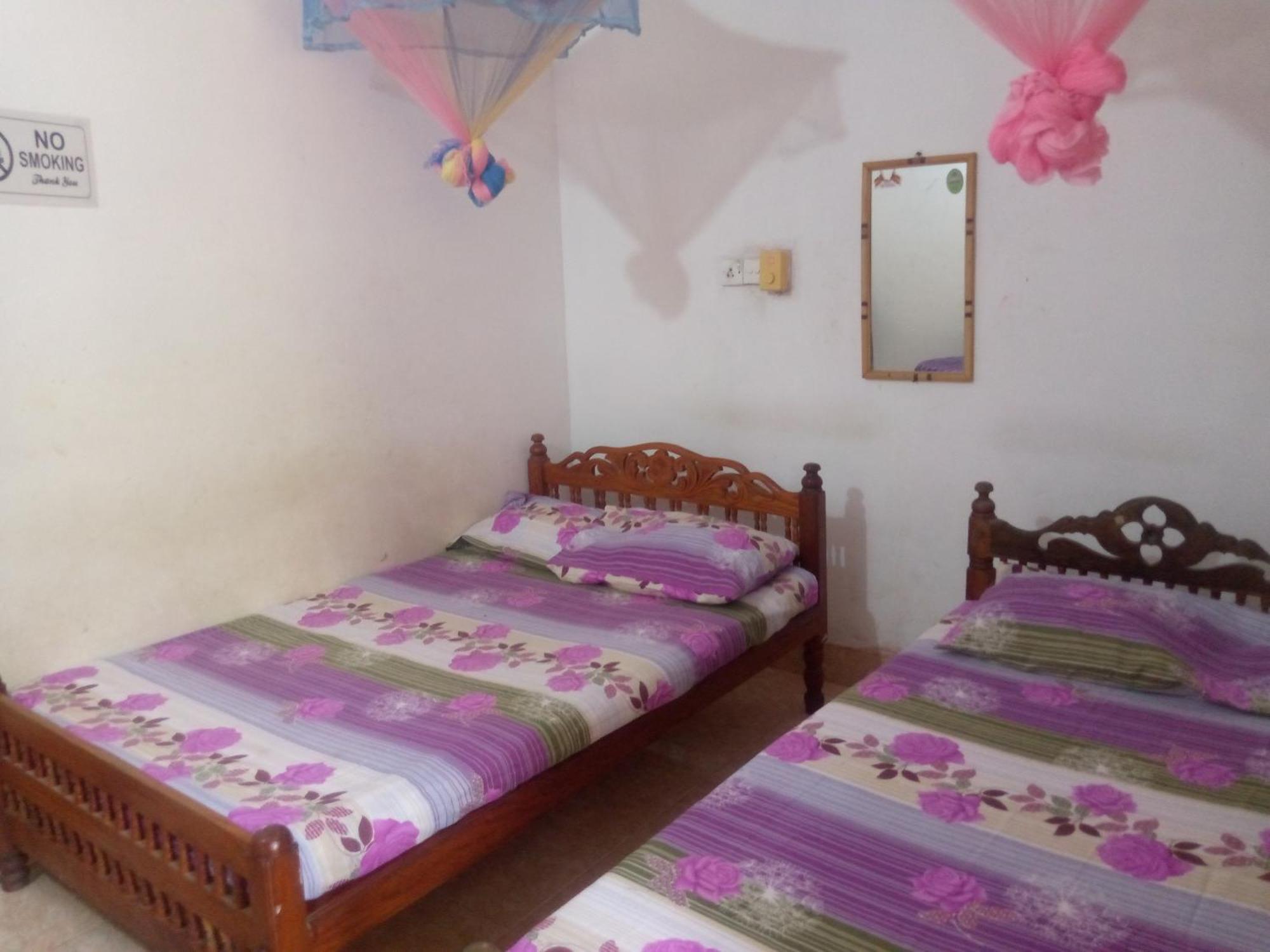 Kunam Beach Rest Inn باتيكالوا المظهر الخارجي الصورة