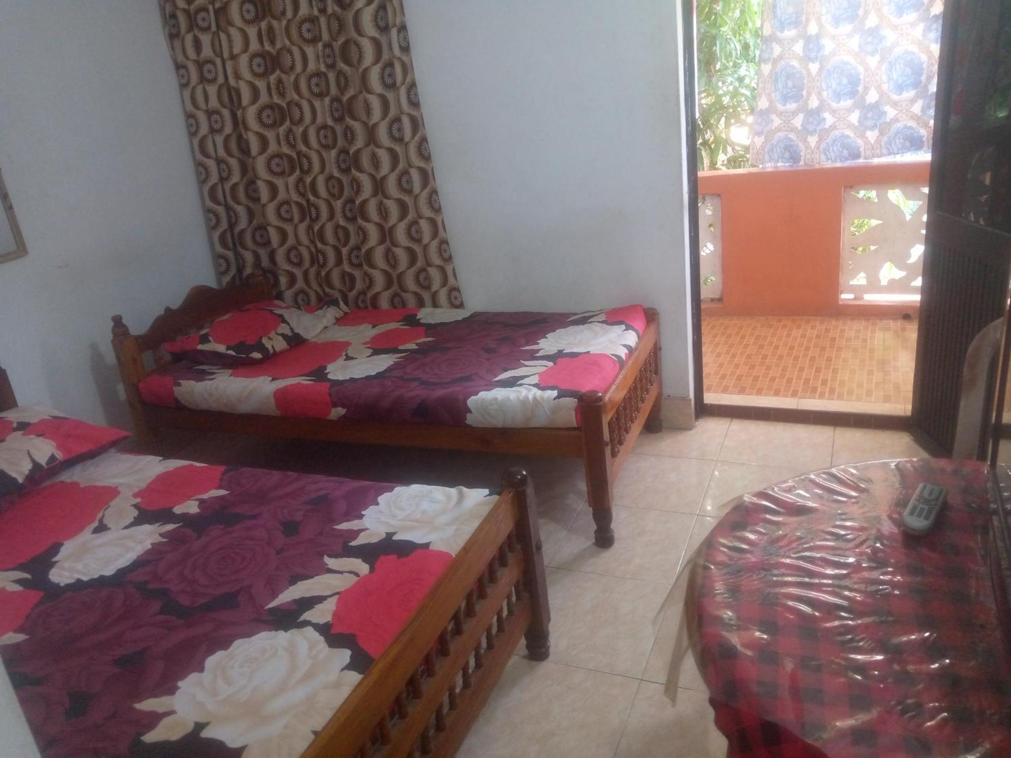 Kunam Beach Rest Inn باتيكالوا المظهر الخارجي الصورة