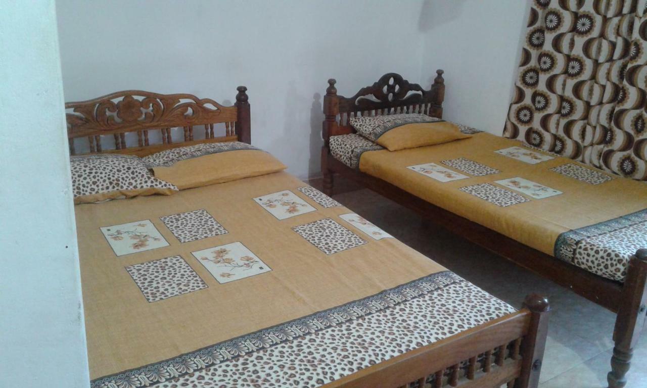 Kunam Beach Rest Inn باتيكالوا المظهر الخارجي الصورة
