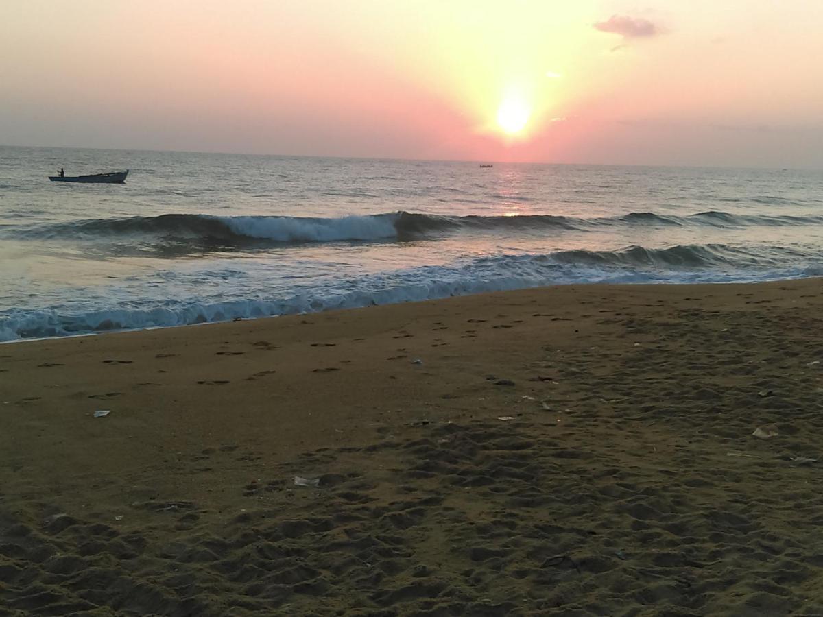 Kunam Beach Rest Inn باتيكالوا المظهر الخارجي الصورة