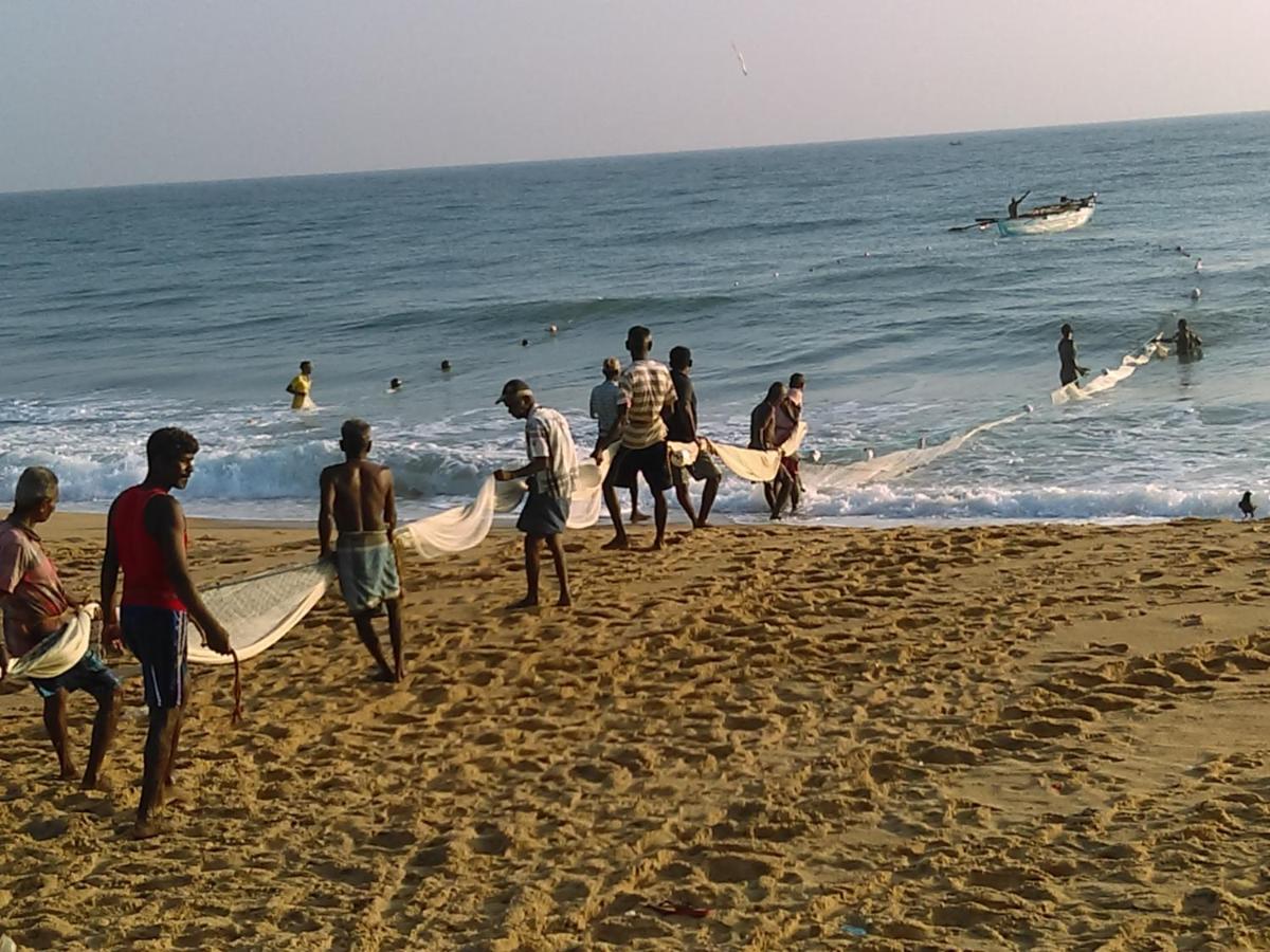 Kunam Beach Rest Inn باتيكالوا المظهر الخارجي الصورة